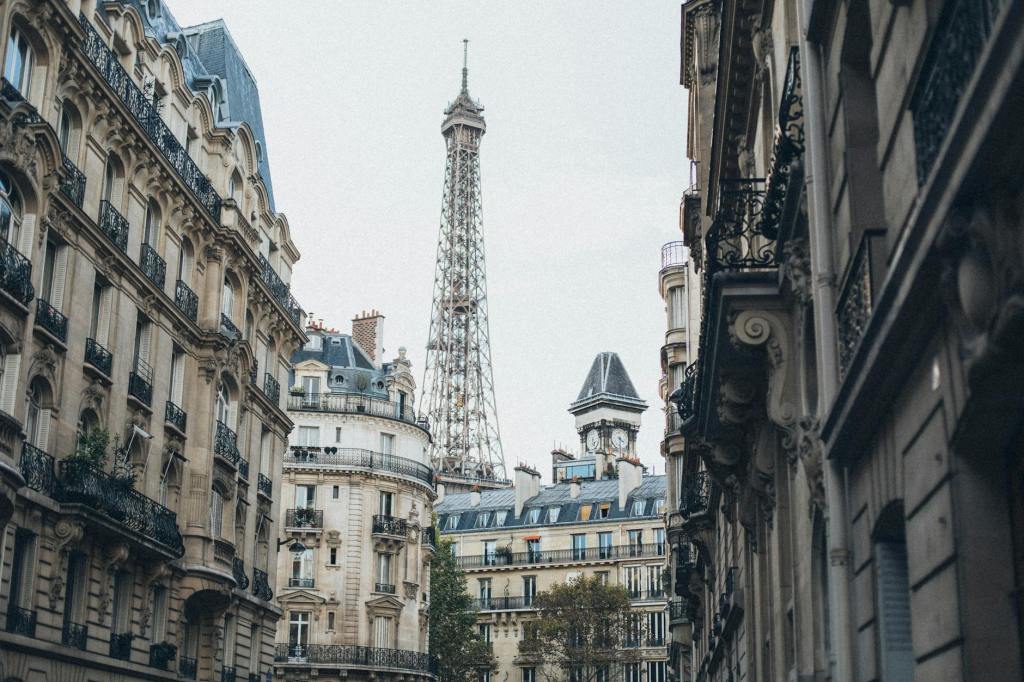 Paris Awaits! Cheap Roundtrip Flights from Harlingen for&nbsp;$559